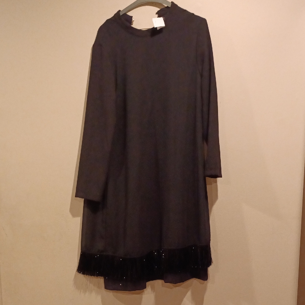 Black Fringe Hem Long-Sleeve Dress
